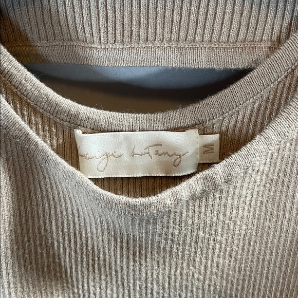 Chic Long Sleeve Beige Knit Dress - Picture 3 of 13